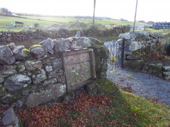 Digital photograph of panel to south, Scotland's Rock Art Project, Balnuarin of Clava Garden Wall, Highland