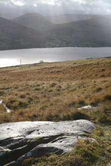 Digital photograph of rock art panel context, Scotland's Rock Art Project, Cloanlawers 1, Loch Tay, Perth and Kinross