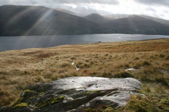 Digital photograph of rock art panel context, Scotland's Rock Art Project, Cloanlawers 1, Loch Tay, Perth and Kinross