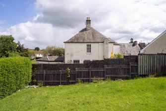 View from west, from Backwood Court, showing rear elevation of Tower Inn, Alloa Road, Clackmannan