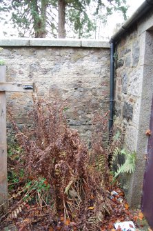 Photograph: D4 (right) garden wall , Facing  SSE, Camera Point 42, Edgehill Cottage, 45 Culter House Road, Milltimber, Aberdeen
