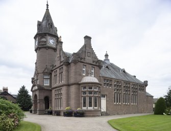 Inglis Memorial Hall.  View from south west.