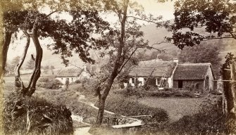 Page 5/4  View of thatched cottages insc: 'Cottages at Tarbet'
Photograph Album 109  G M Simpson of Australia's Album