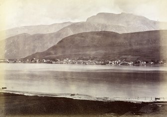 Page 35v General view, 'Fort William and Ben Nevis'
Photograph Album 109  G.M. Simpson of Australia's Album