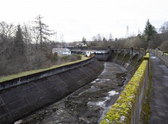 Carsfad Dam. Concrete spillway at NX 6050 8557