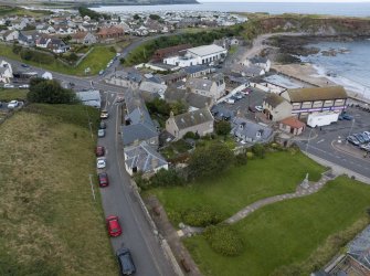 Oblique aerial view from south-east showing Historic Burgh and Harbour, Victorian Expansion and Mid- to Late C20 (Barefoots) Areas of Townscape Character, Eyemouth