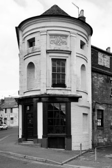 Kinross, 109-113 High Street, Old County Building.
View from South.