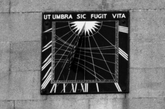 Aberdeen, Castle Street, Municipal Buildings, County and Municipal Buildings.
Detail of sundial on exterior of Municipal Buildings, bearing legend 'Ut umbra sic fugit vita'.