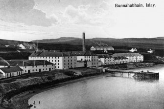 Bunnahabhainn Distillery, Islay.
Photographic copy of a postcard, insc. 'Bunnahabhain, Islay. 131/7'