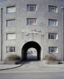 Aberdeen, Rosemount Square.
Detail of South entrance archway with T.B Huxley Jones sculpture above.