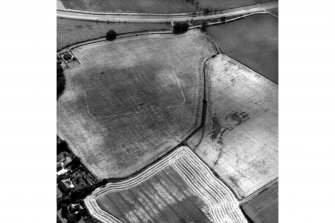 Oblique aerial view of Muirhouses temporary Roman camp.