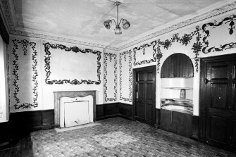 Aberdeen, Virginia Street, interior
View of first floor west room from South East.