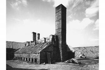 General view of kiln from SE, Blackpots brick and tile works, in 1971. Since demolished.
