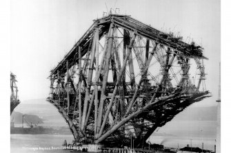 View of the South cantilever under construction.
Insc. 'The Forth Bridge. South Cantelever. Height 369 Ft.'