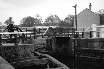 General view of drawbridge/bascule bridge