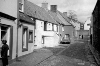 View of Back Causeway showing Ferguson's House and Ingle Neuk.