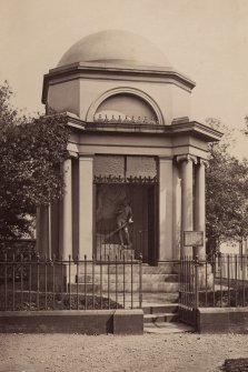 Historic photographic view of Burns Mausoleum.