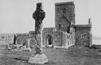Iona Abbey and St Martin's Cross
General view