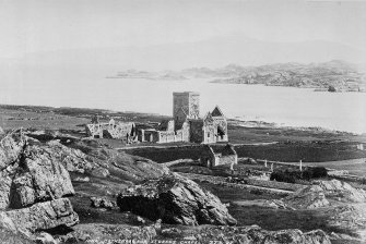 Iona Abbey and St Oran's Chapel
General view