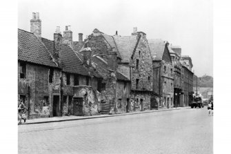 General view of frontages of Sailor's Walk, Kirkcaldy, prior to restoration