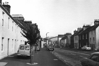 High Street.
View towards East including no.160 and no.157.