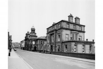 Bridge Street, including Town Hall and The Royal Bank of Scotland
(former Commercial Bank).
General view from West.