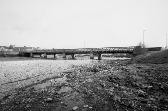 Waterloo Bridge.
General view from south.