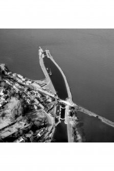 Clachnaharry Sea Lock and Lock Keeper's House.
Aerial photograph.