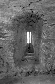 Foulis Castle.
Interior-view of gun loop on South East wall of Tower.