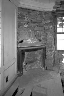 Foulis Castle.
Interior-detail of stone bolection-moulded fireplace in North West apartment on Second Floor of North wing.