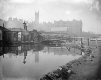 Union Canal, Leamington, Edinburgh.
View of wooden bridge.