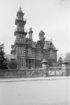 View of the house and gates of Rockville, 3 Napier Road, Edinburgh. Since demolished.