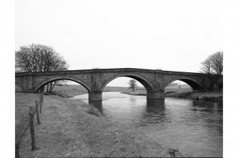 Hyndford Bridge
General view of upstream elevation from NE showing its four spans and round cutwaters extending upwards to form refuges (for pedestrians)