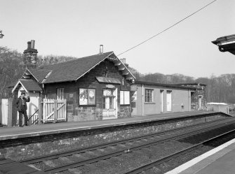 Longniddry Railway Station, station building
View from SW