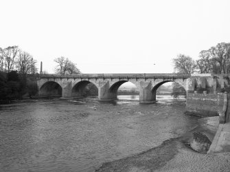 Bothwell Bridge
View from S