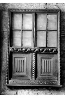 Huntly House
View of half-timbered window, window insc: 'Bailie MacMoran. 1598.'