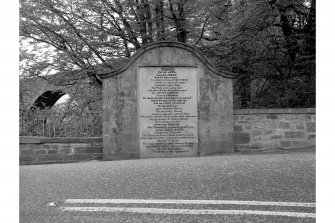 Lower North Water Bridge
Commemorative plaque, SE end