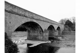 Ellemford Bridge
View along side showing arches and cutwaters