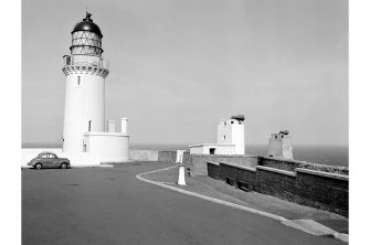 Dunnet Head Lighthouse
View from ESE showing tower and directable foghorns