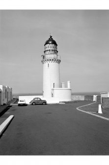 Dunnet Head Lighthouse
View from E showing tower