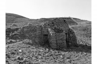 Baligill, Limekilns
View of NE (sub-circular) kiln from SW