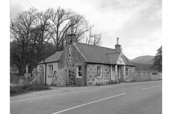 Braemar, Old Toll House
View from roadside, from S
