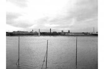 Montrose, Leading Light
View of westernmost approach light from S bank of river