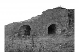 East Mathers, Limekilns
View of kiln frontage, from E