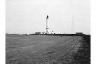 Aberdeen, Greyhope Road, Girdleness Lighthouse
General view from SW