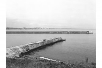 Aberdeen Harbour, Old South Breakwater
View from SSE showing breakwater, N pier and N pier lighthouse