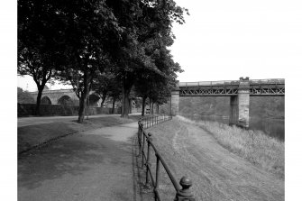 Aberdeen, Ferryhill Railway Viaduct
General view from Riverside Drive looking North-East.