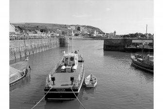 Portpatrick Harbour
View looking SE showing lighthouse and entrance to basin