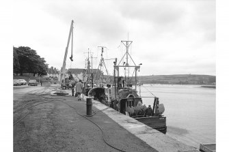 Kirkcudbright Harbour
View looking WSW showing quay and crane