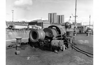 Cldebank, Elderslie Shipyard
View from W showing steam crab and number two dock